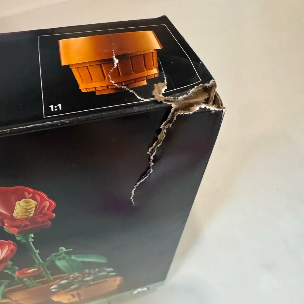 LEGO Botanical Collection Tiny Plants Set - Green and Brown Damaged box but NIB - Picture 3 of 3